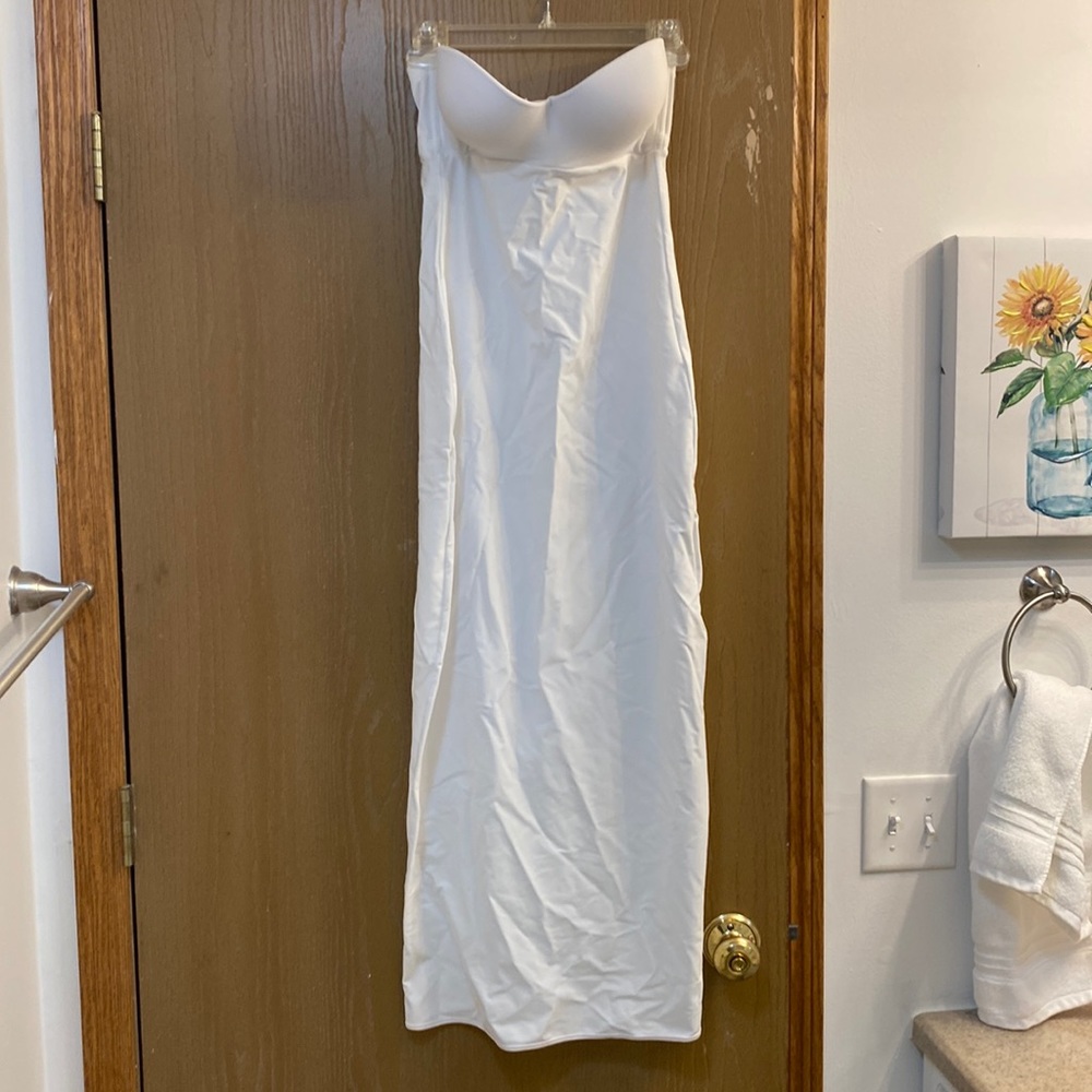 Q-T Intimates Full Length Slip, 34c - image 1